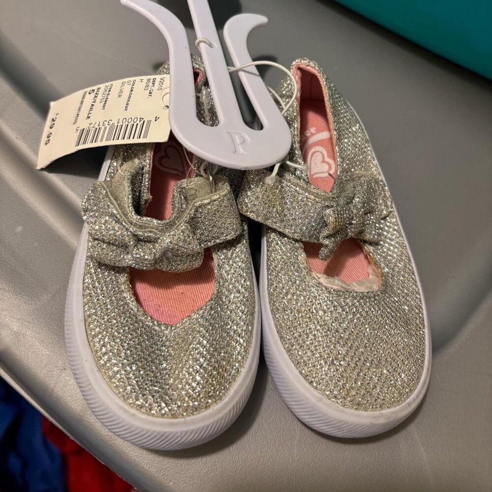 Toddler Girl's Silver Glitter Shoes - Size 5
